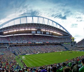 开云下载-战术碾压与个人英雄主义，深圳队如何用体系锁死开拓者，布克赛后评分拉满的背后