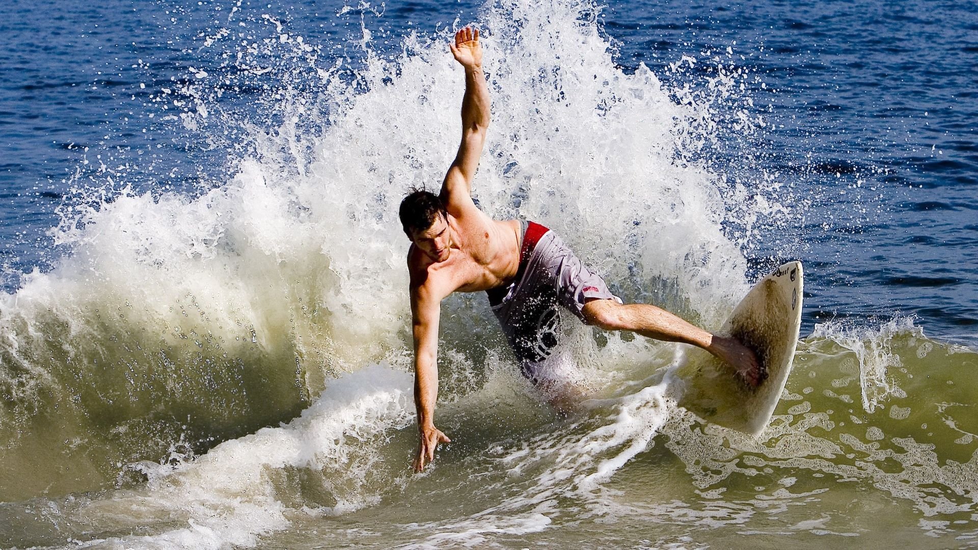 世界杯之夜，福登的冠军级表演照亮美加墨