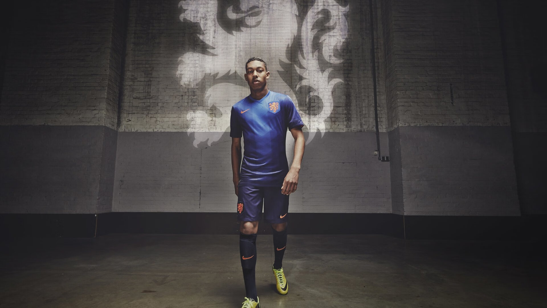 绝境铸就传奇，葡萄牙打穿荷兰，本泽马压力下完成爆发